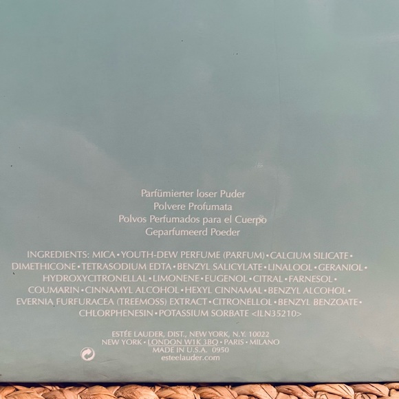 Estée Lauder Youth-Dew Dusting Powder - Picture 2 of 9